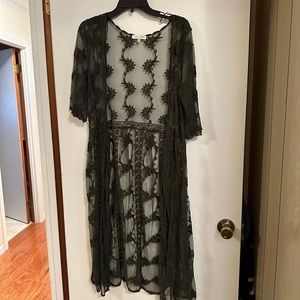 Woven heart duster
